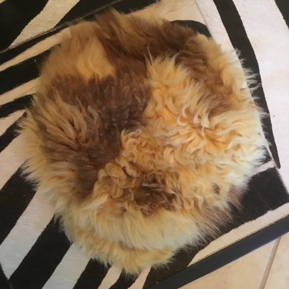 Prada Shearling Cap size SNew